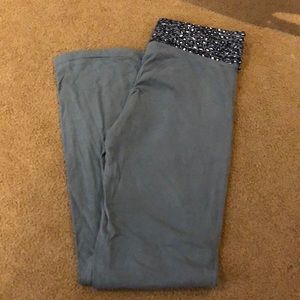 Gray cheetah yoga pants